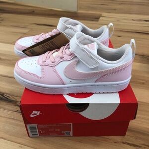 Nike Kids Sneakers in Pink and White